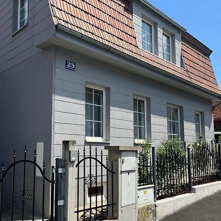Entzueckende Kleine Vorstadtvilla Klosterneuburg Exterior foto
